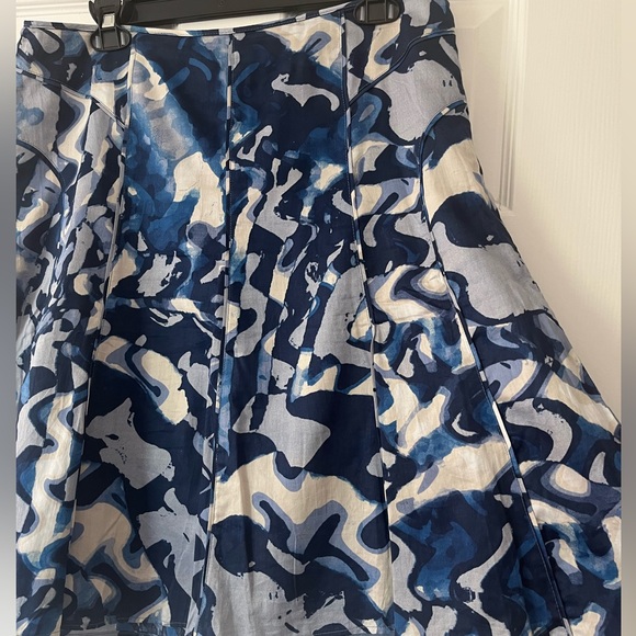 Ann Taylor Beautiful Skirt - Picture 2 of 8